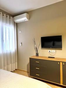 Cozy Seaside Retreat