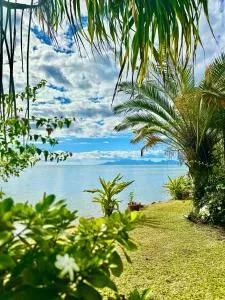O'coco Bungalow- Breathtaking waterfront views, endless memories - Paea