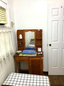 Lowest Price Room In Downtown with WiFi Room 5