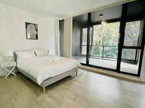 Sydney resort style condo 3 pools