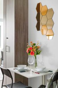 Cozy Studio Near Southern Cross with City Views