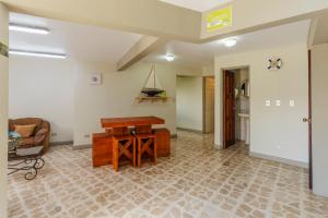 Las Carmelas, Airport Juan Santamaría, Alajuela, San José