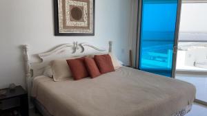 Lux Beachfront Apartment Cartagena