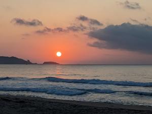 The Surf Lodge White Beach