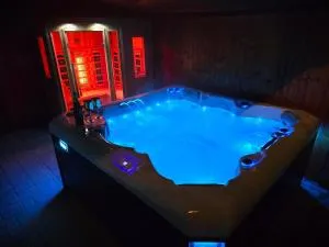 Vila MAX - WHIRLPOOL & BAZÉN & SAUNA - 顺佩尔克