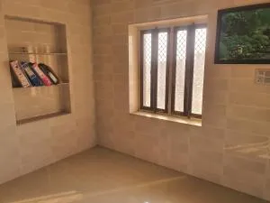 Maa Ambe International hotel - Urāsar