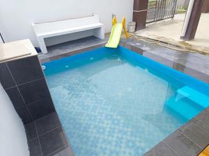 4D Homestay TSNU Tampin with pool n Bbq set