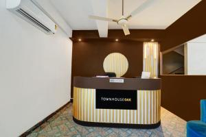 Super Townhouse OAK The Dev Regency