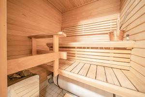 Alpine Chalet Central Ski-in Ski-out, Levi center by Aavalevi