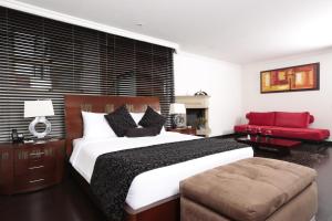 Hotel Suites 108