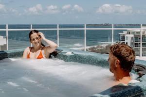 Aquavista Penthouse - Stunning 180 Views