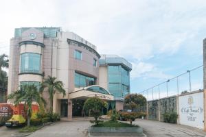 Royal Am Rei Hotel by RedDoorz