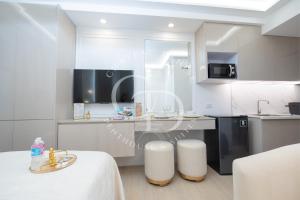 Chateau Denise Penthouse & Suites