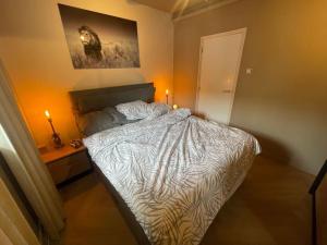 Luxe appartement bij Zuidas met tuin en buitendouche