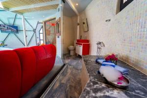 Mehmet Apt Suite 7