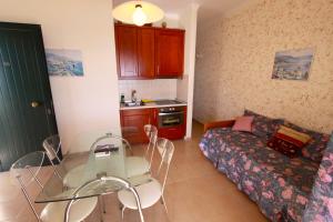 One-Bedroom Apartment - Comfort with Sea View (2 Adults + 2 Children)