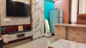 AK Royal Guest House Service Greater Noida West