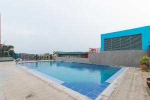 RedDoorz @ Melbourne Suites Makati