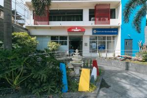 RedDoorz @ Melbourne Suites Makati