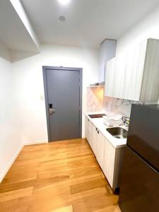 Rockwell View Acqua Iguazu Tower 17th flr Mandaluyong-Makati 1BR