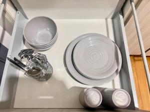 Rockwell View Acqua Iguazu Tower 17th flr Mandaluyong-Makati 1BR