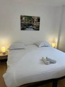 Appt au cœur de St Cyr, RDC et Jardin - Charentilly