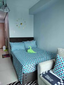 15th Floor Cozy Studio Unit with Netflix, AC and Free Wifi in Mplace