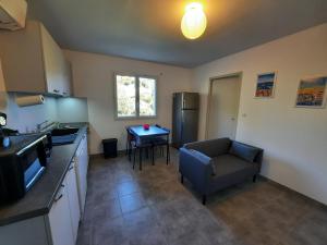 Maisons de vacances F2 Alata proche d-Ajaccio rez-de-villa : photos des chambres