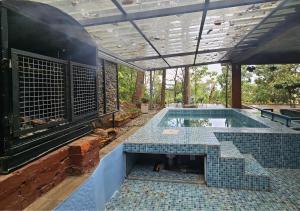 Wild root stay- Orchid Chalet