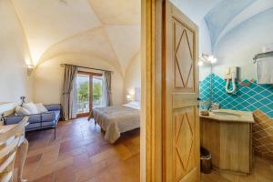 Moma Hotel Cannigione img16