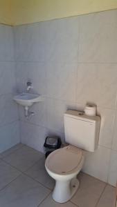 Suítes Privativas com Piscina NÃO é Casa Inteira 100m da Praia