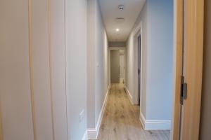 Work - En-Suite - Fridge & Microwave - Smart TV