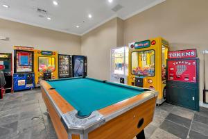 Lakefront Villa in Terra Verde:Pool & Resort Amenities