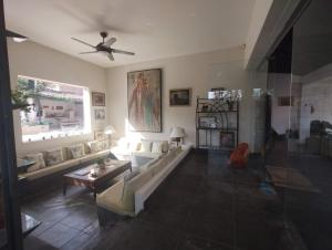 Casa térrea à 500 metros da praia