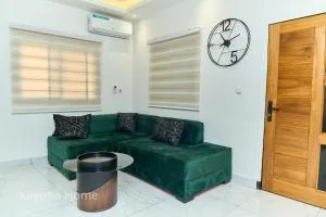 Kayona Home Studio T2 Balcon-Netflix-Wifi-Parking SERVICESConciergerie - Ebé