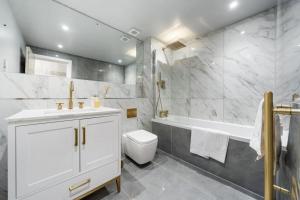 The Ivy Suite - Spacious London 3-Bed