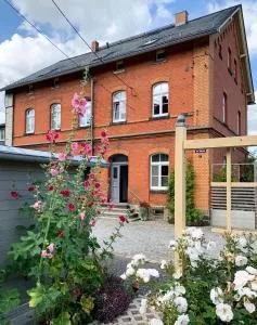 Bahnhof Frauenstein Wartehalle - 弗劳恩施泰因山