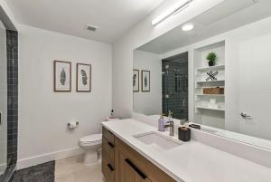 X DT SLC Rooftop Pool Hot Tub King Bed Parking