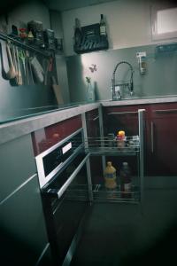 Logement 4 personnes avec cuisine équipée et parking clos