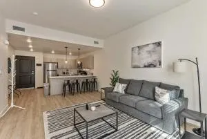 Hot tub Pool Game Room King Bed Parking - 南乔丹