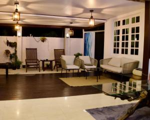 Samaik Thulusdhoo Inn