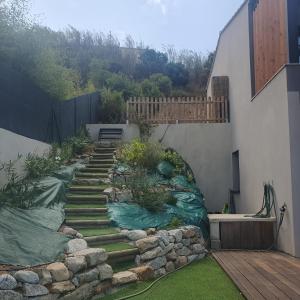 Duplex neuf T3 terrasse et jardin proche plages