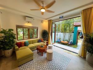 Blue Tropical House Hội An