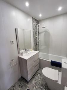 Apartamento Moderno cerca del Mar-Playa y Centro a 2 min