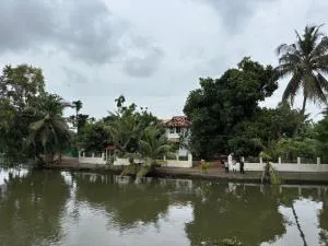 Good Friends Inn - Champakulam