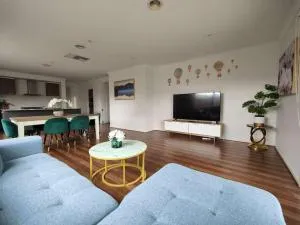 Beautiful 4 Bedrooms Houses - Пойнт-Кук