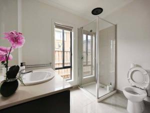 Beautiful 4 Bedrooms Houses