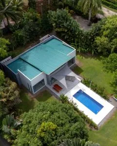 Lilan Nature, Modern House N°1, private swimming pool. - Comadre