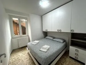 The First Door-Rome Apartment - Labaro