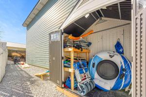 Silver Sands Getaway in Panama City Beach - Private pool, walk to beach, family friendly